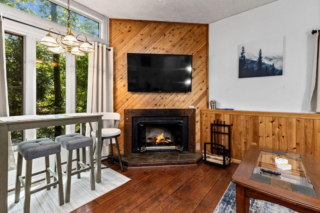 Cozy Condo In Wintergreen Resort That Sleeps 4! Lyndhurst Exterior foto